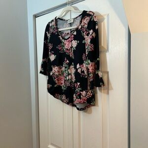 Threads Studio Floral Criss Cross Neck Top Black Pink Women’s XS (see measure)